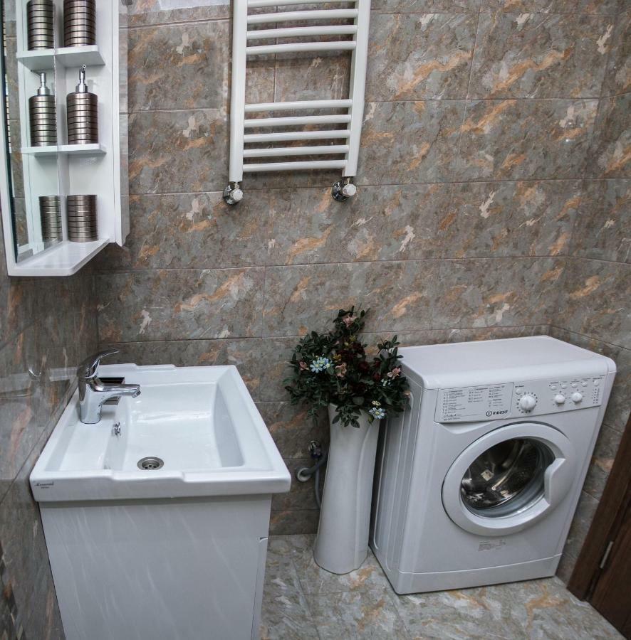 Natia'S Apartment On Dadiani St. 1 第比利斯 外观 照片